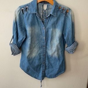 Women’s denim shirt